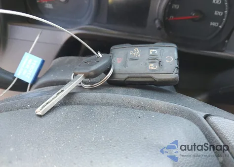 2021 Chevrolet Silverado 1500 2Wd Short Bed Custom z USA, uszkodzony, nr VIN 3GCPWBEK6MG376058